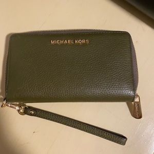 Michael Kors wallet/wristlet